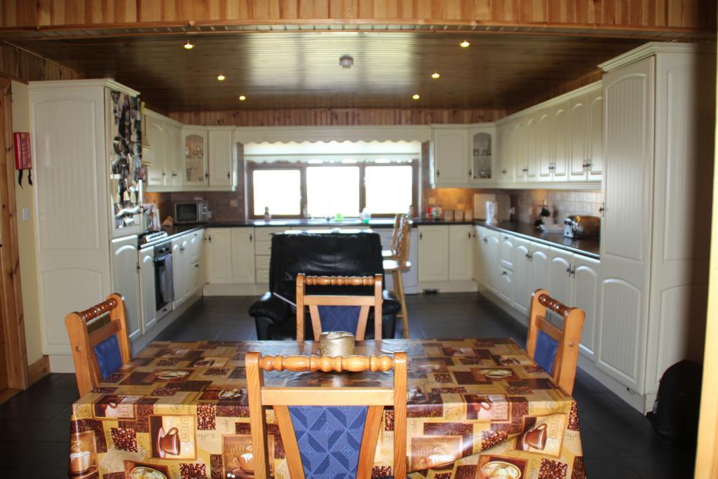 Woodview House Bed And Breakfast 발린로브 외부 사진